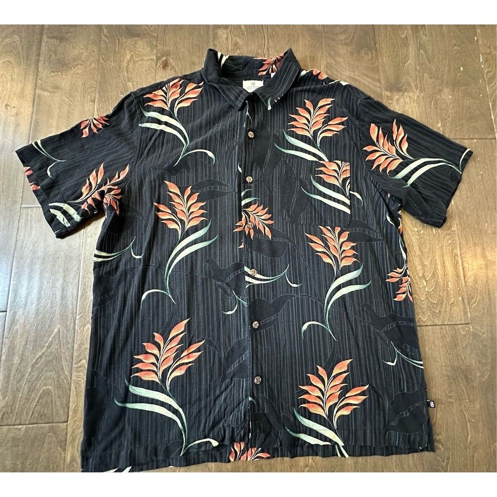 Solitude Men's XL Black Floral Silk Aloha Shirt Short Sleeve Casual‎